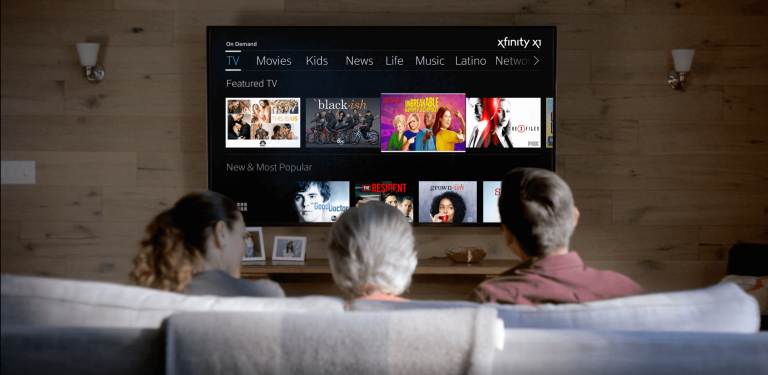 DIRECTV STREAM vs. Xfinity TV 2021 | Reviews.org