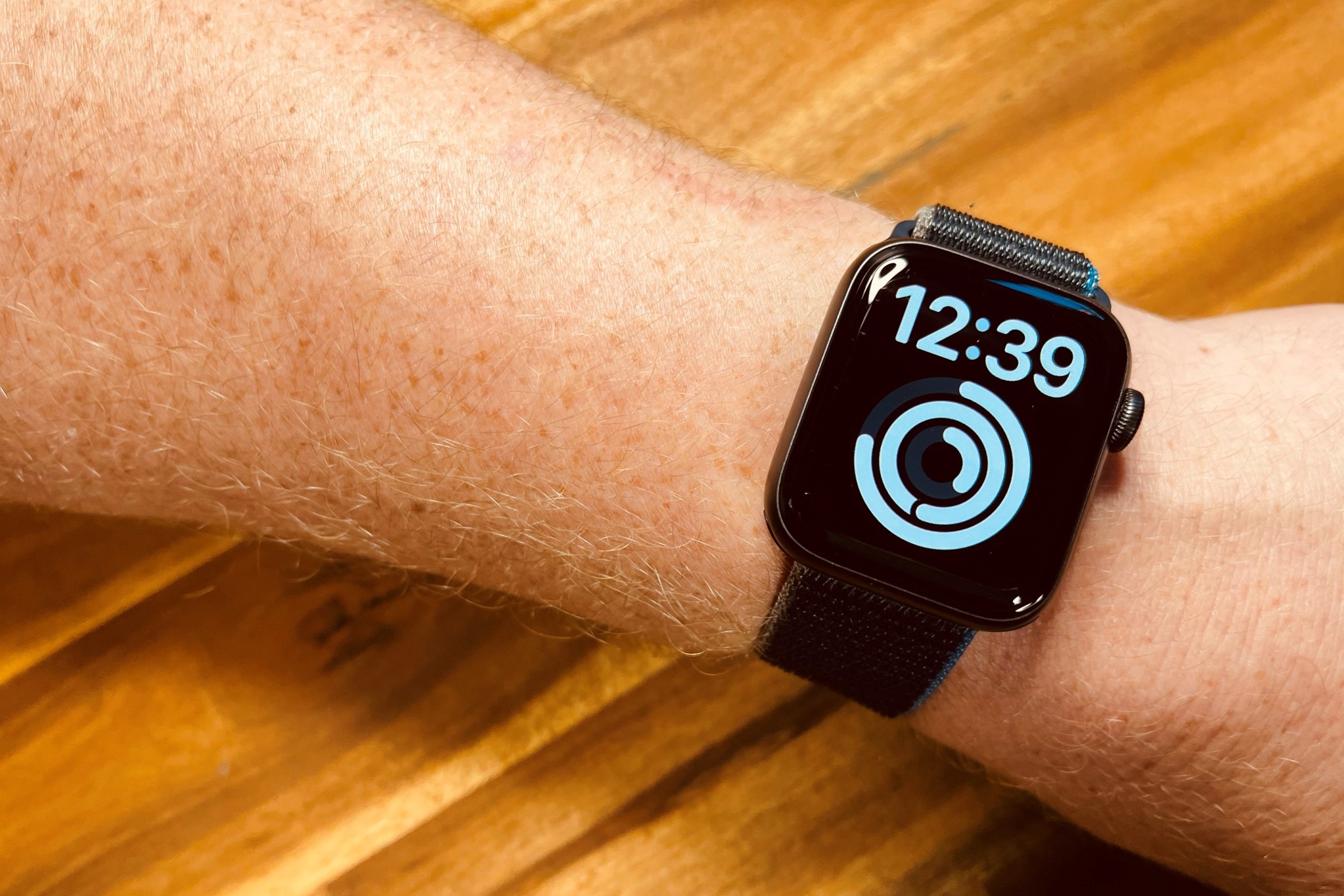 Apple Watch SE review: Financially fit | Reviews.org