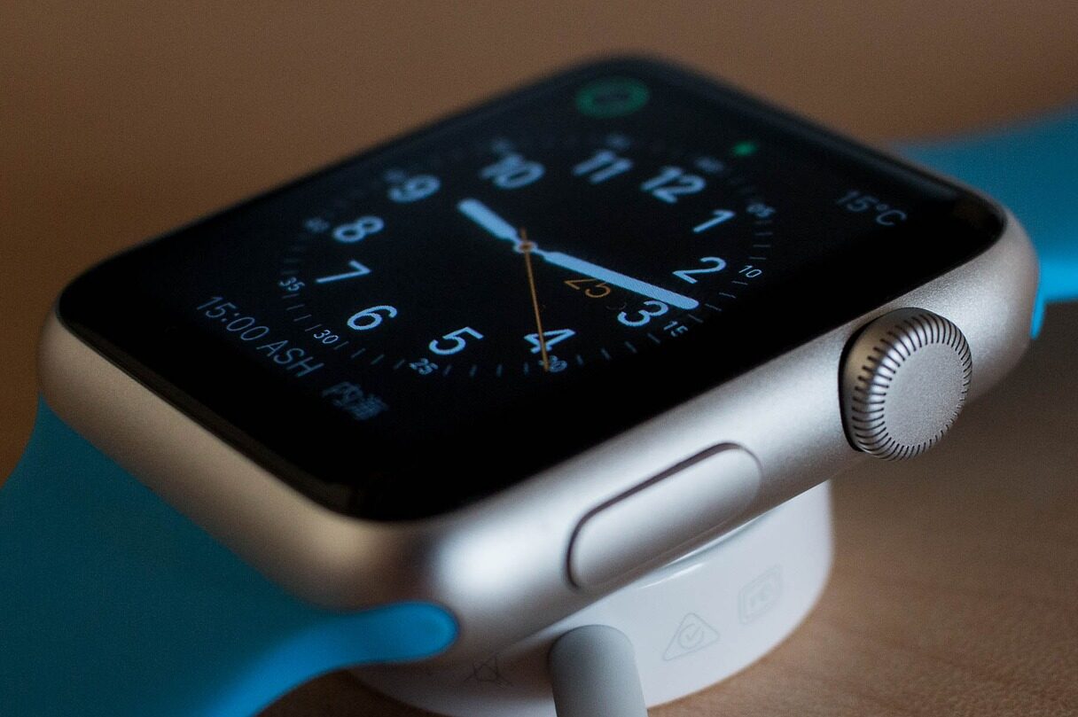 Free repairs announced for Apple Watch charging issue