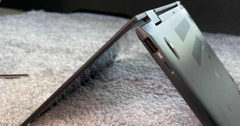 Photograph of ASUS ZenBook Flip 13 ports