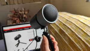 Thronmax Pulse in authors hand