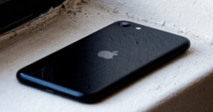 iPhone SE 2022 header image