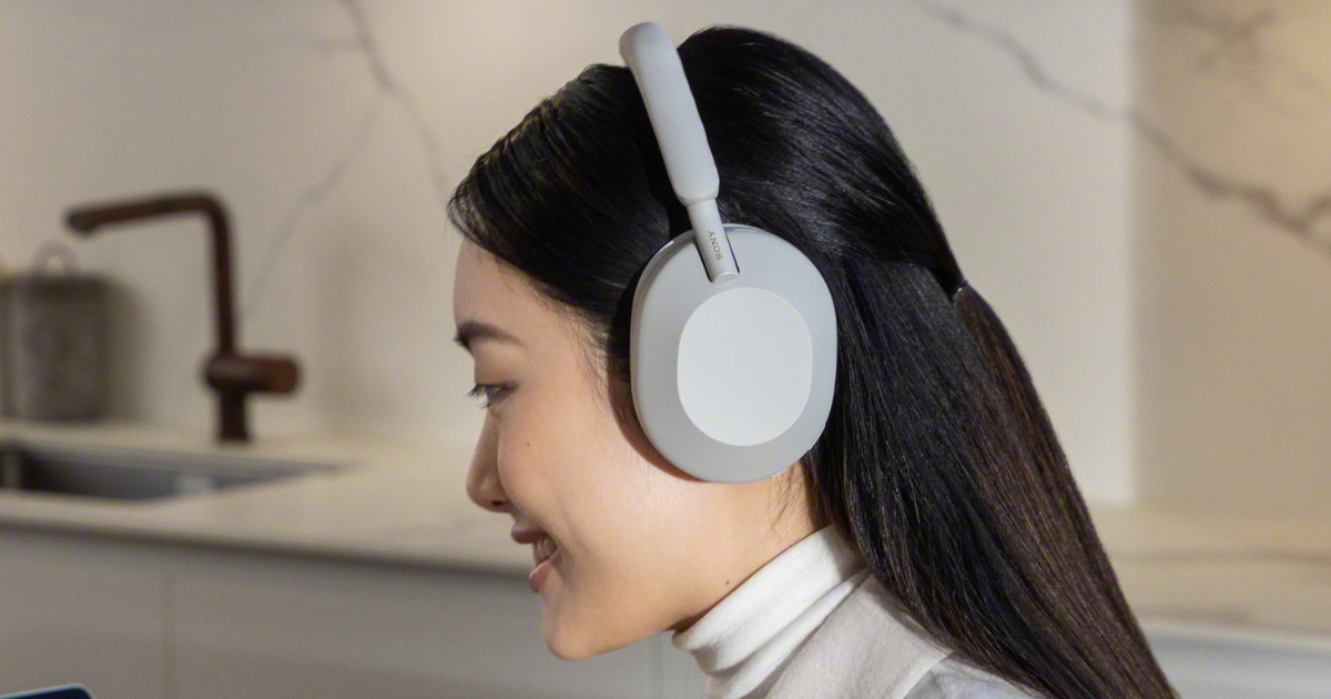 Sony WH-1000 XM5 vs XM4: New looks, more microphones | Reviews.org