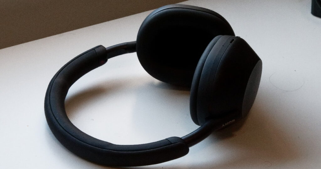 Sony WH1000XM5 header