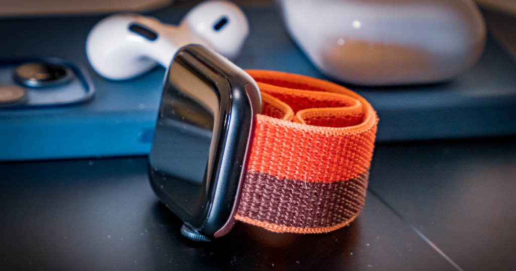 Apple Watch SE header