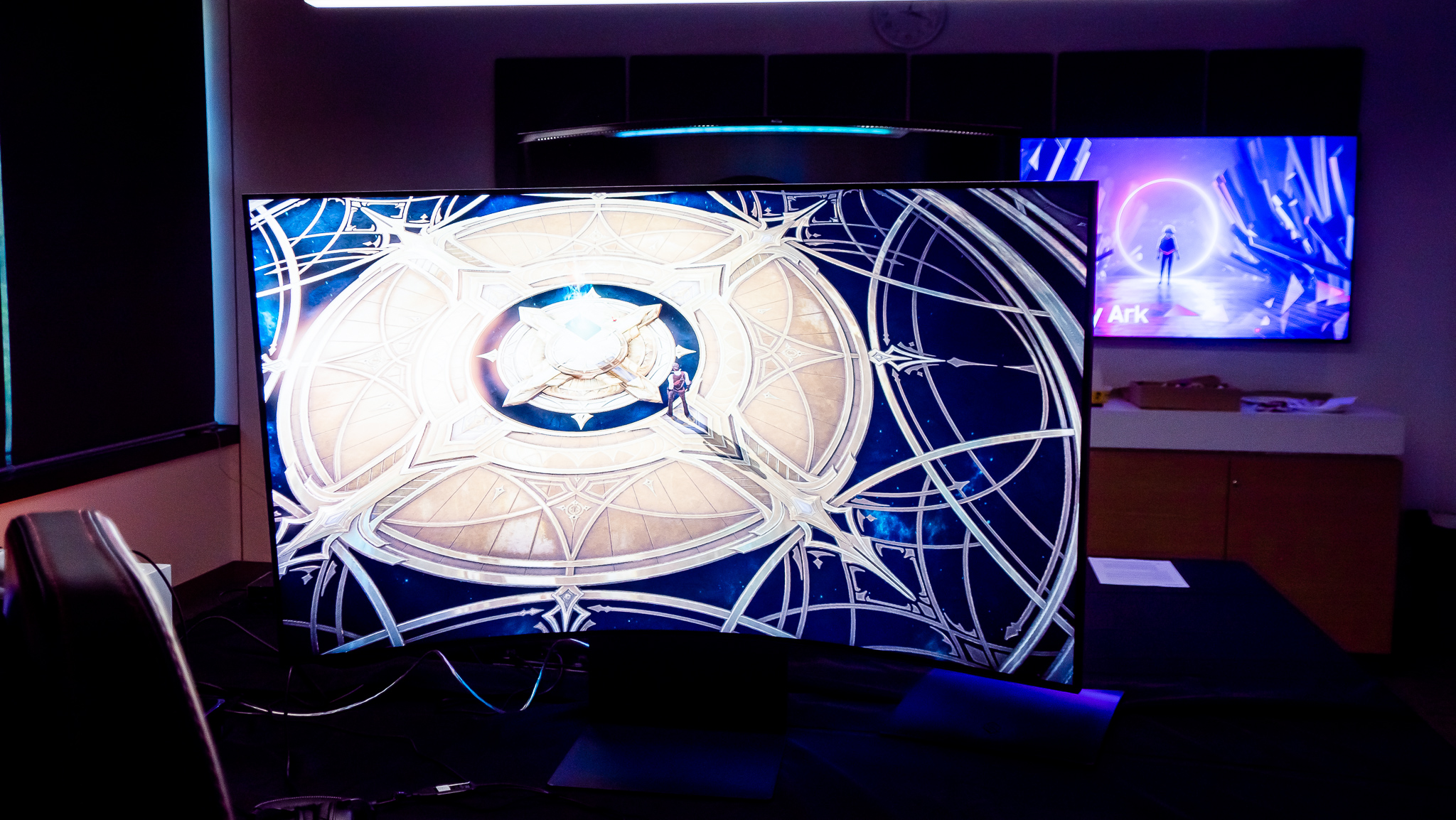 Hands-on with the Samsung Odyssey Ark | Reviews.org