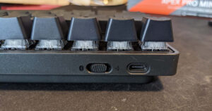 SteelSeries header