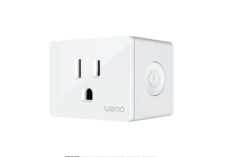 What Is a Smart Plug and How Does It Work? | Reviews.org
