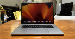 MacBook Pro M2 Max