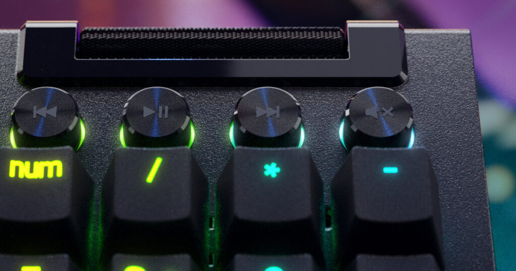 Razer Blackwidow V4 Pro close up