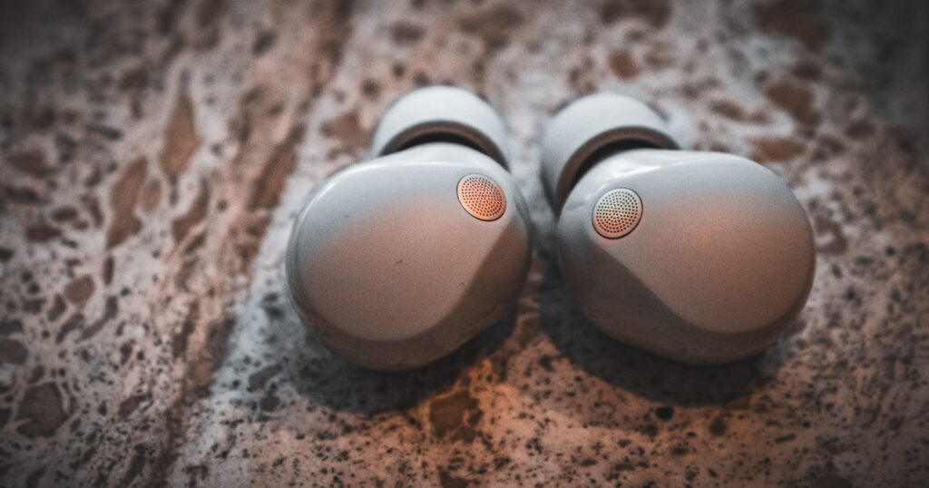 Sony WF-1000XM5 earbuds