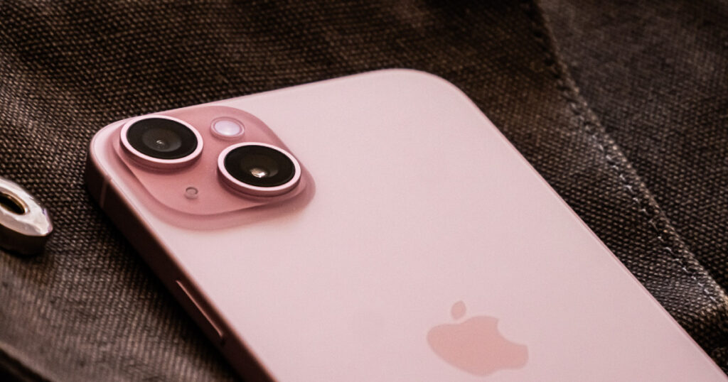 iPhone 15 Plus header