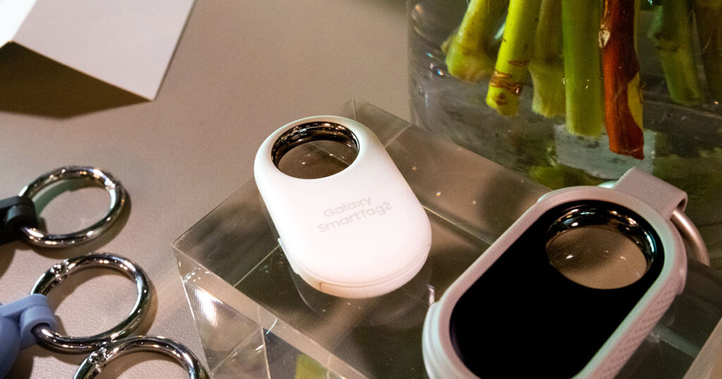 Samsung Galaxy SmartTag2 in white