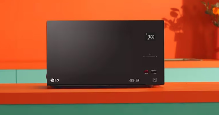 LG NeoChef 25L microwave