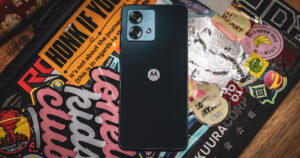 Moto G84