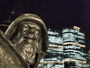 Galaxy S24 camera sample - Darling Harbour statue at night