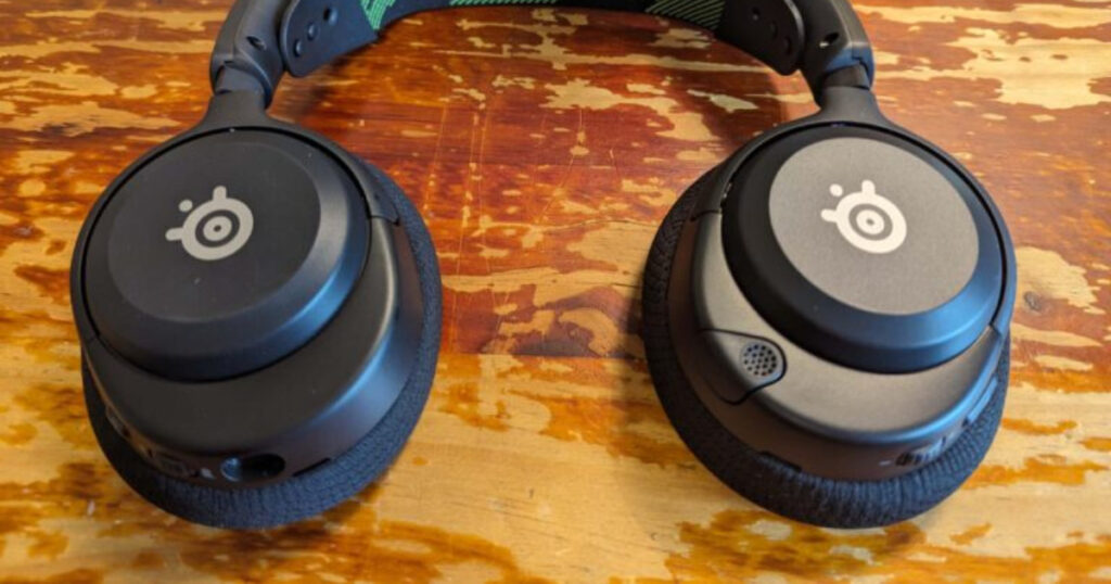 Arctic Nova 4X headphones header