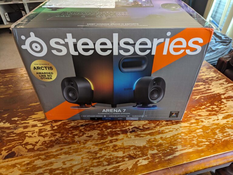 SteelSeries Arena 7 speakers - in box