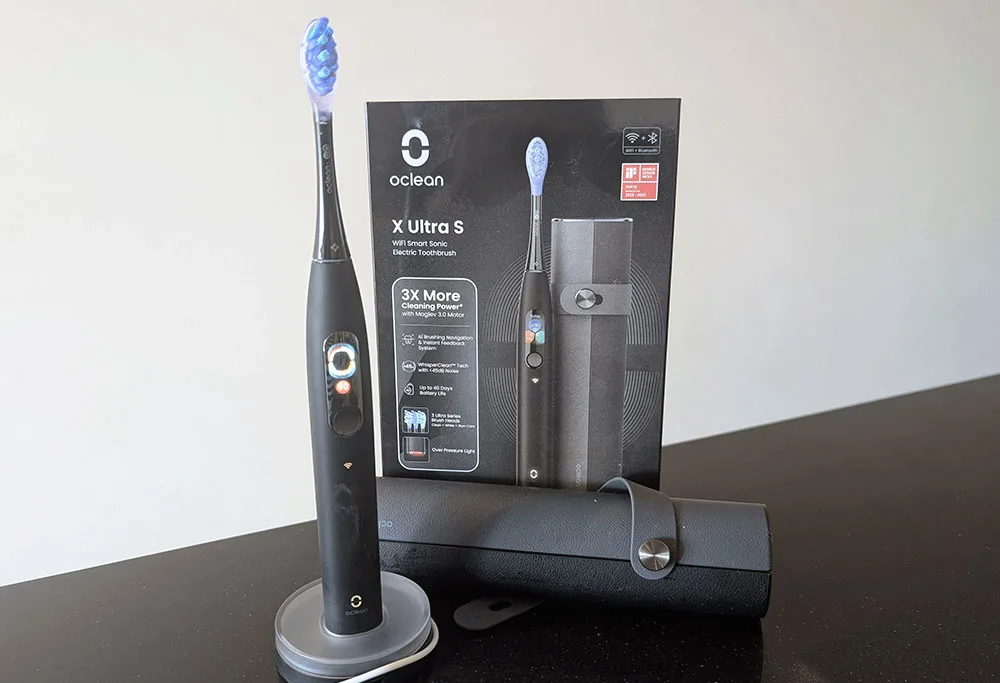 Oclean toothbrush with accessories