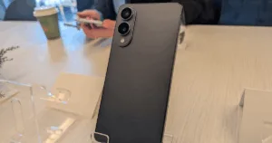 Samsung Galaxy S25 Edge on table