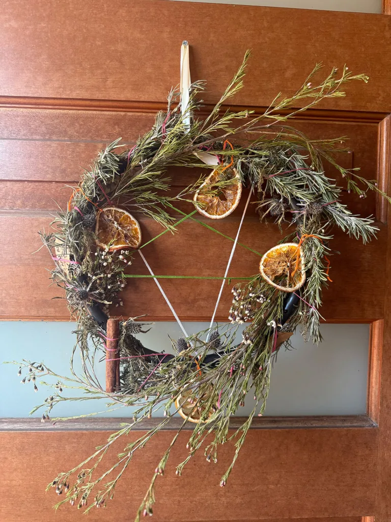 iPhone 16 Pro wreath