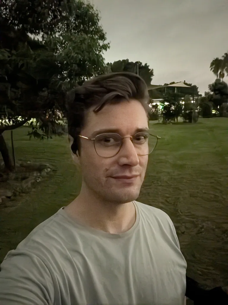 Pixel 10a camera sample photo selfie at night with night mode