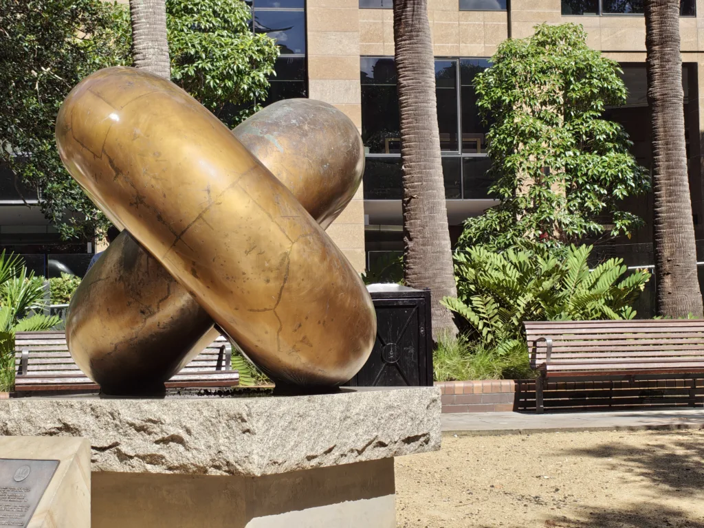 Nothing Phone 4a Pro photo sample - sculpture