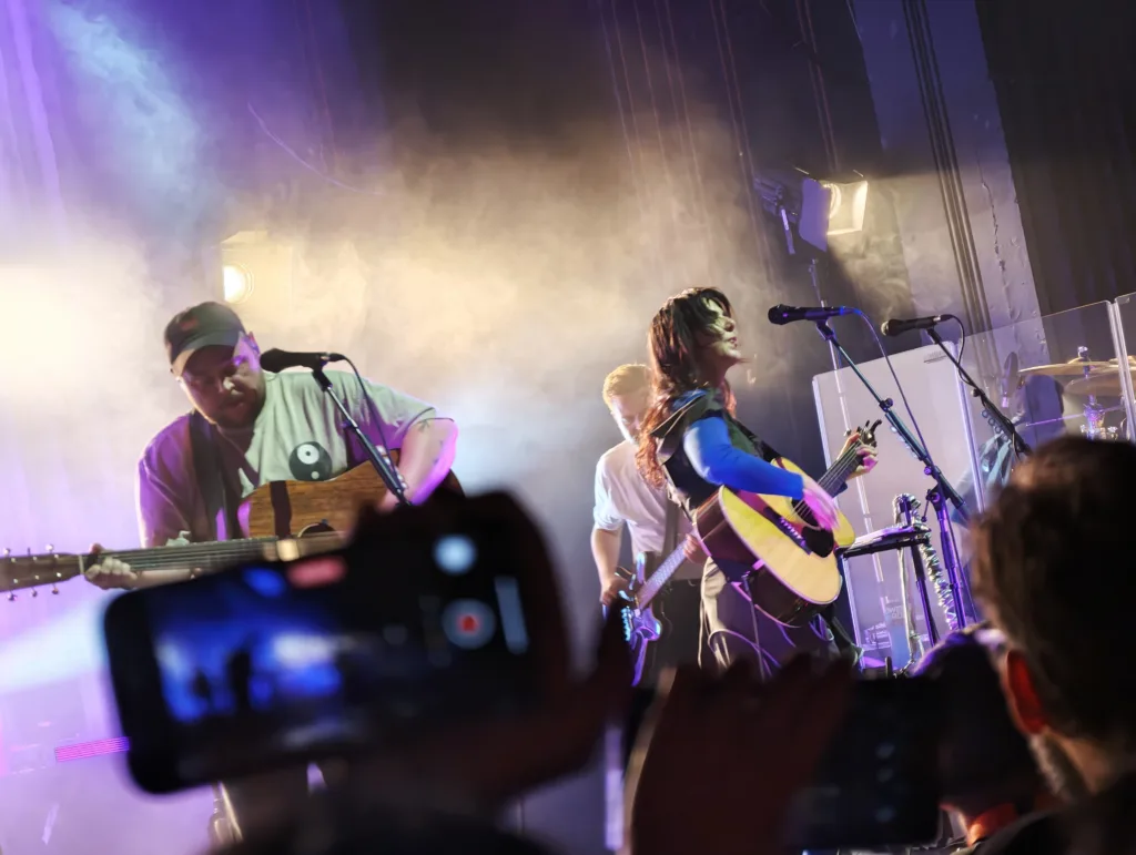 Xiaomi 17 Ultra camera sample: concert