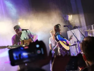 Xiaomi 17 Ultra camera sample: concert