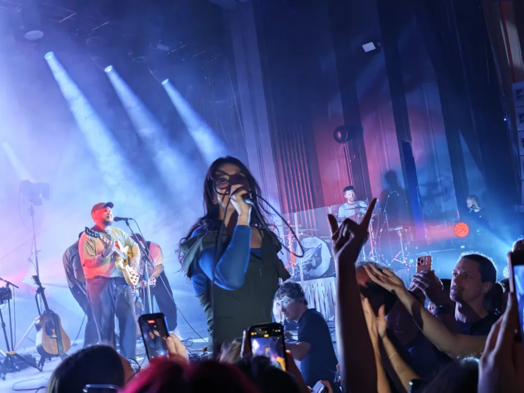 Xiaomi 17 Ultra camera sample: concert